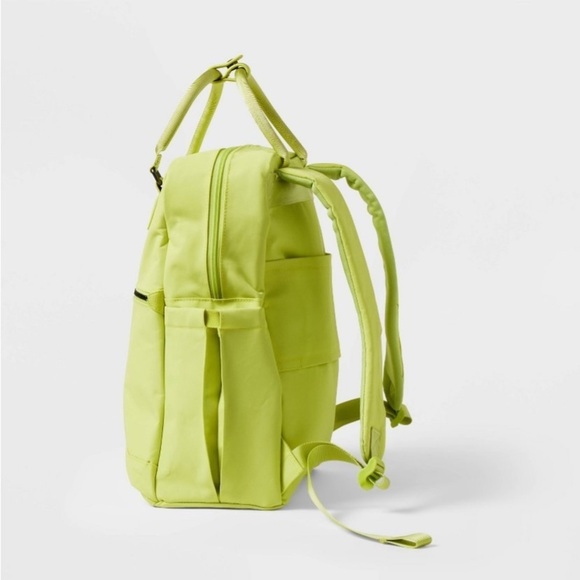 Signature Commuter Backpack Lime Green
- Open Story 🆕 - Picture 4 of 6